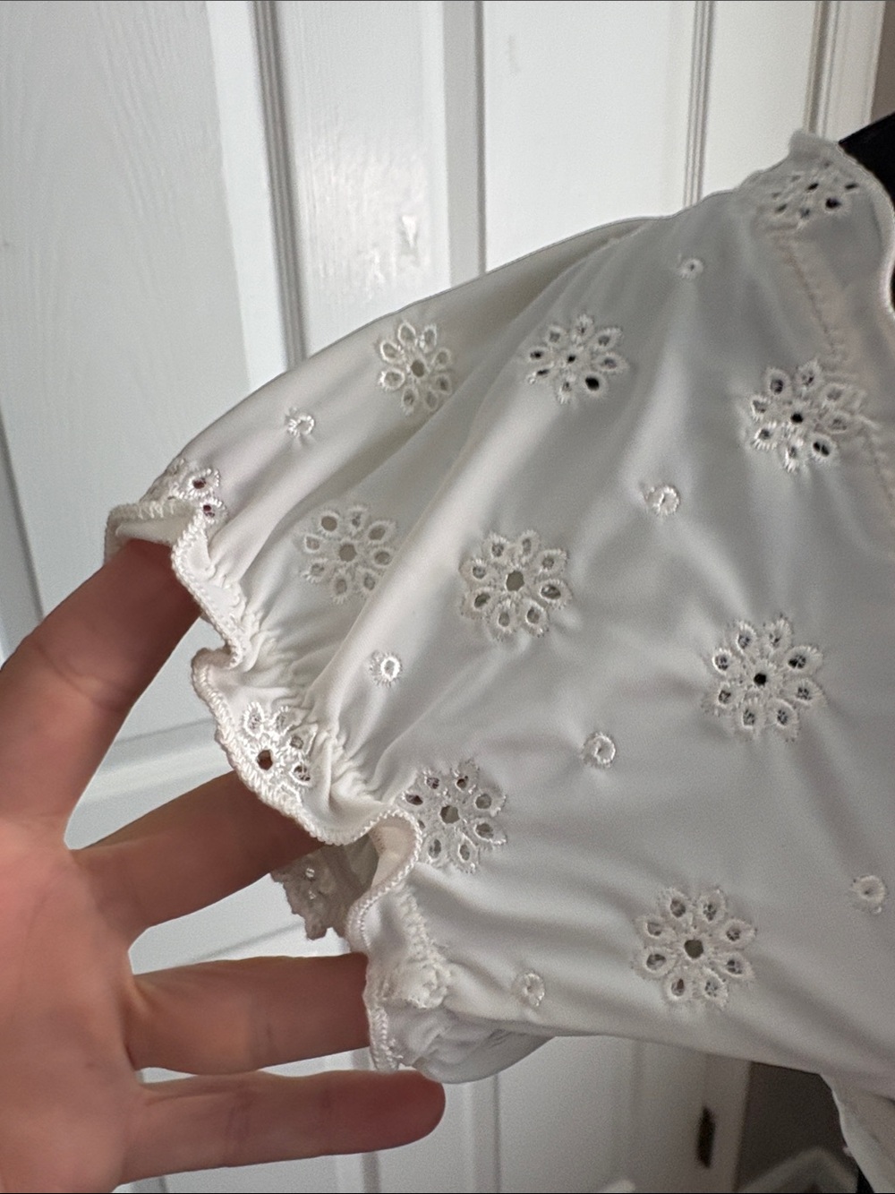 wild fable White Eyelet Puff-Sleeve Crop Top - Picture 6 of 7